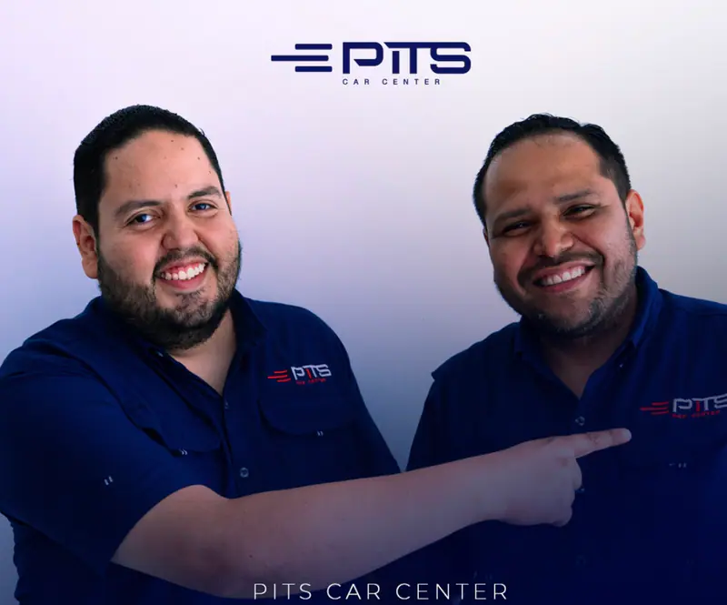 Marcelo Macías y Boris Blanco, equipo de Pits Car Center
